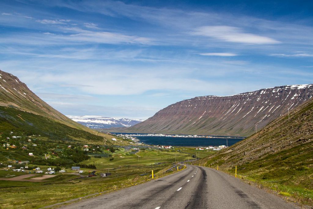 Straße zum Fjord