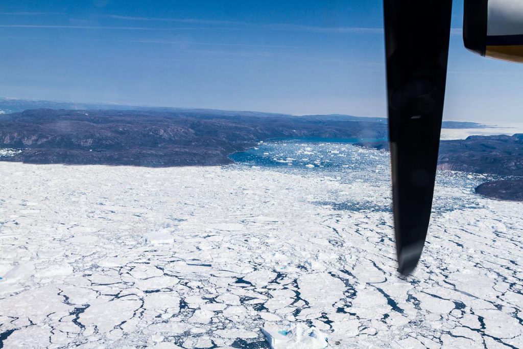 Luftaufnahme Eisberge vor der Küsten